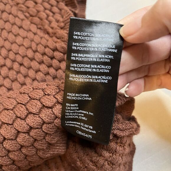 Urban Outfitters Medium Keyhole Bubble Sweater Top Cropped Button Up Brown - Picture 10 of 10